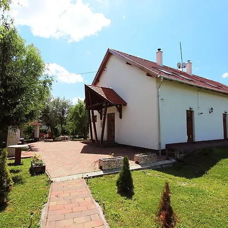 Felso Fogado Bed & Breakfast Felsőtold