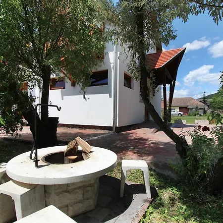Felso Fogado Bed & Breakfast Felsőtold