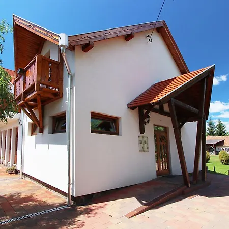 Felso Fogado Bed & Breakfast